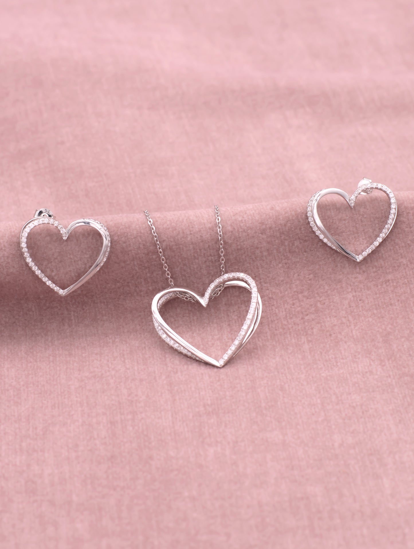 Heart Design Pendant Set