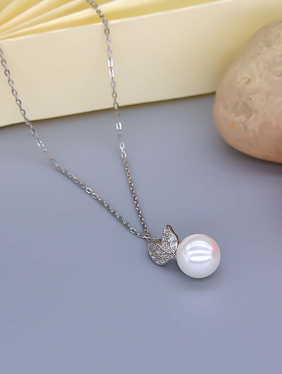 Celeste Pearl Pendant with Chain