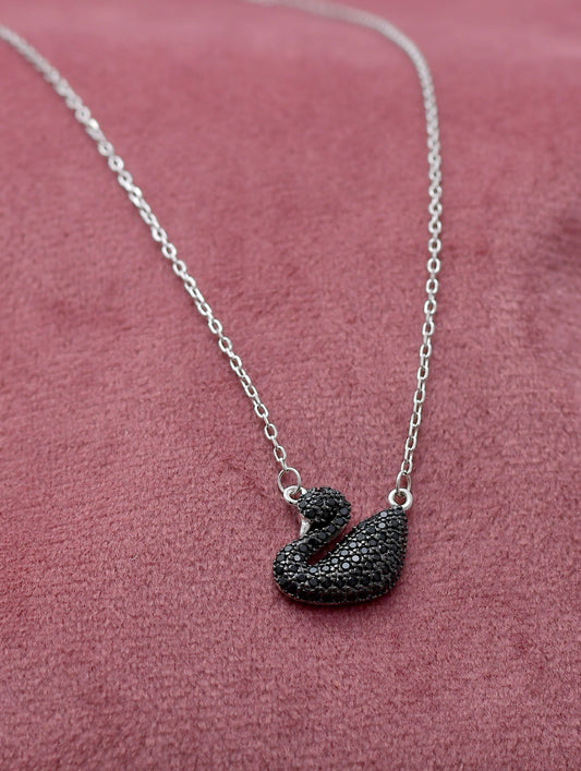 SWAN PENDANT WITH CHAIN