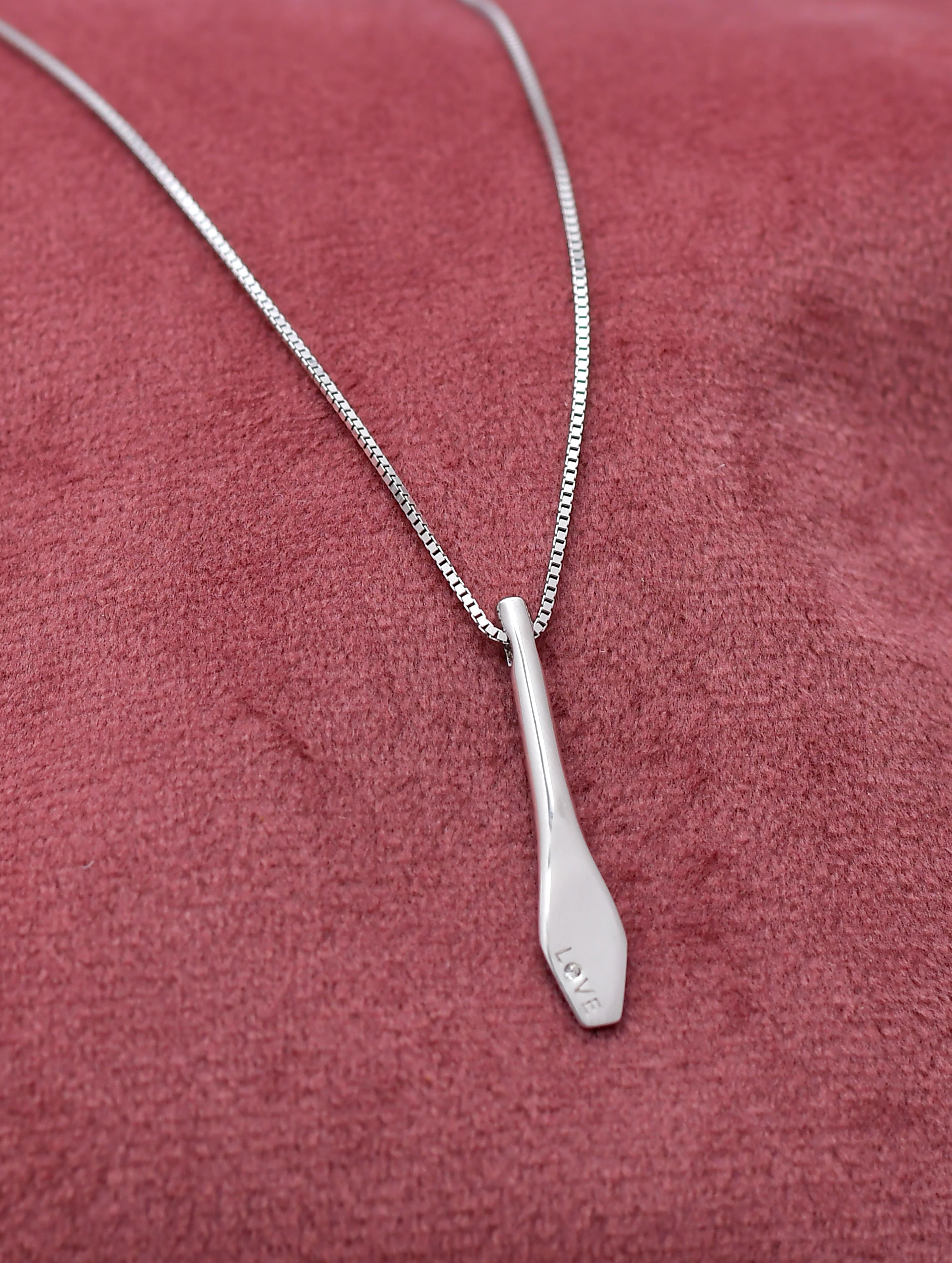 STERLING PENDANT WITH CHAIN