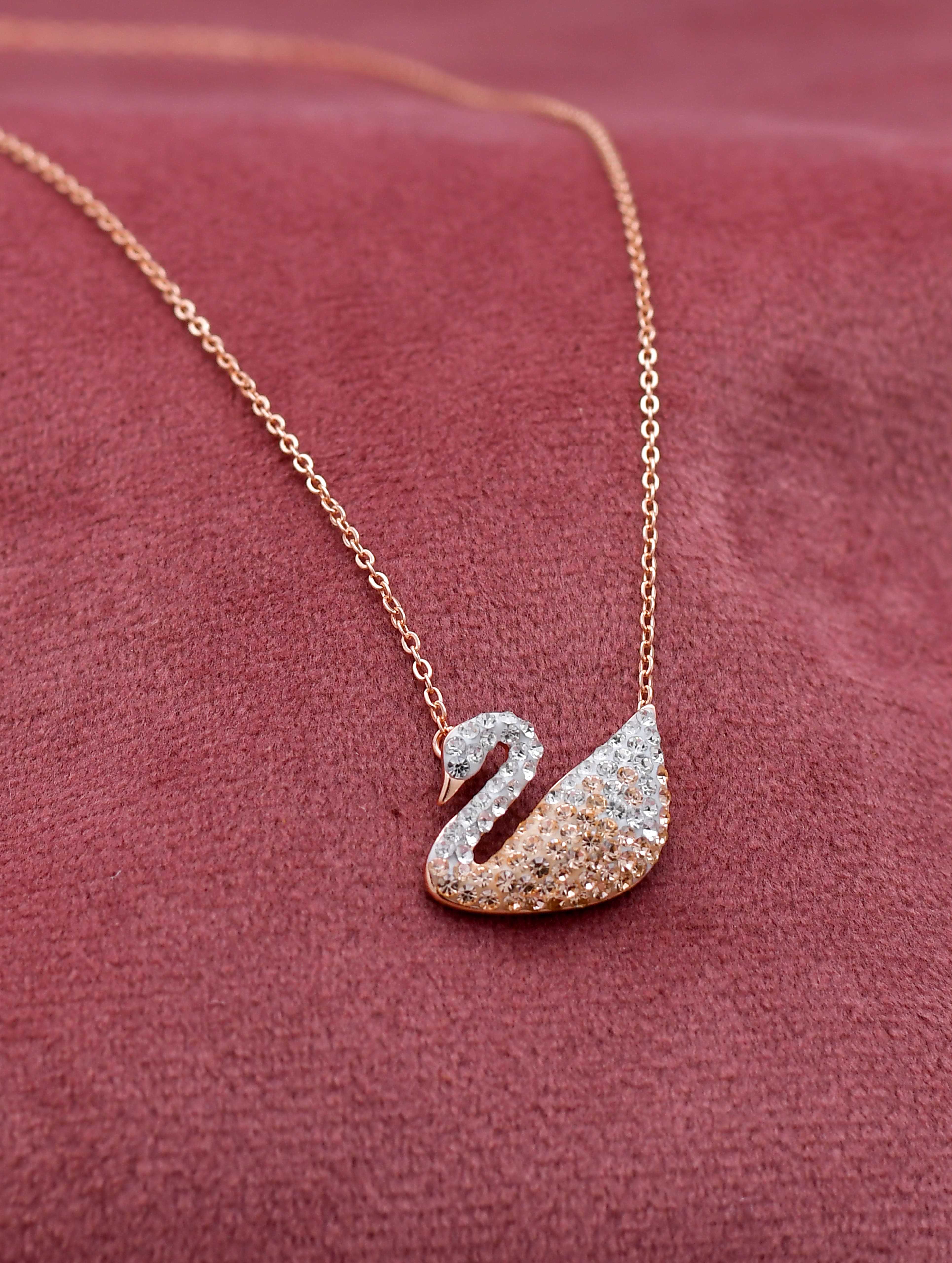 SILVER SWAN PENDANT WITH CHAIN